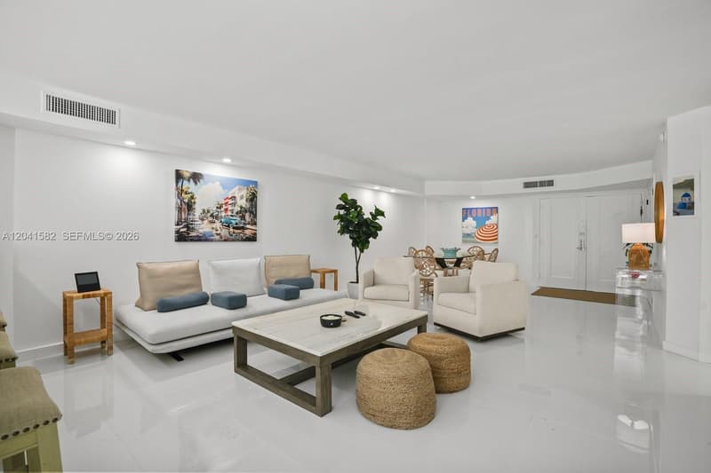 6423 Collins Ave #203, Miami Beach, 33141