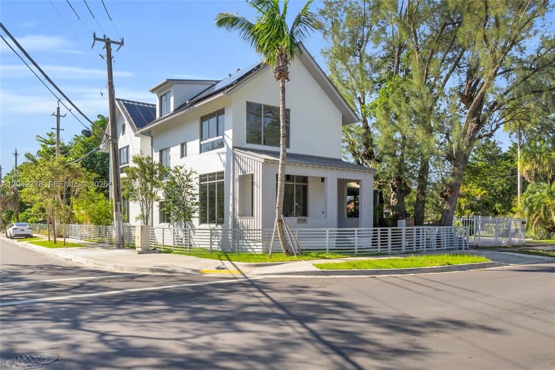 3204 Plaza St, Miami, 33133