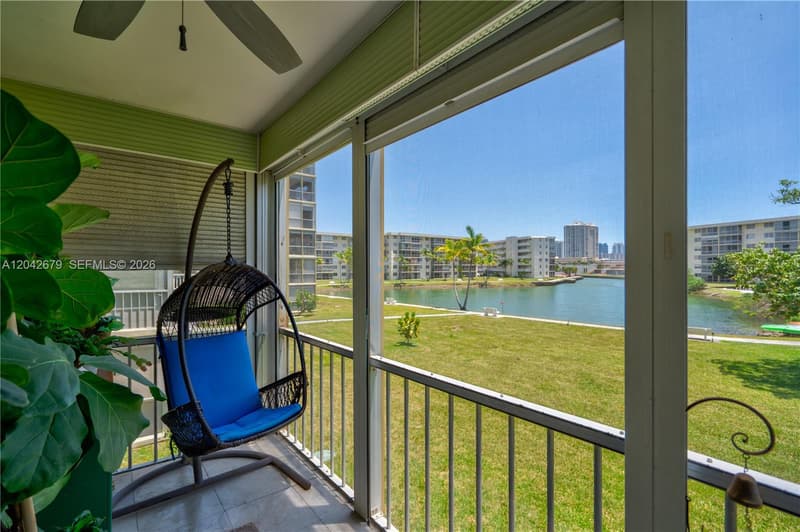 2851 Leonard Dr #J210, Aventura, 33160