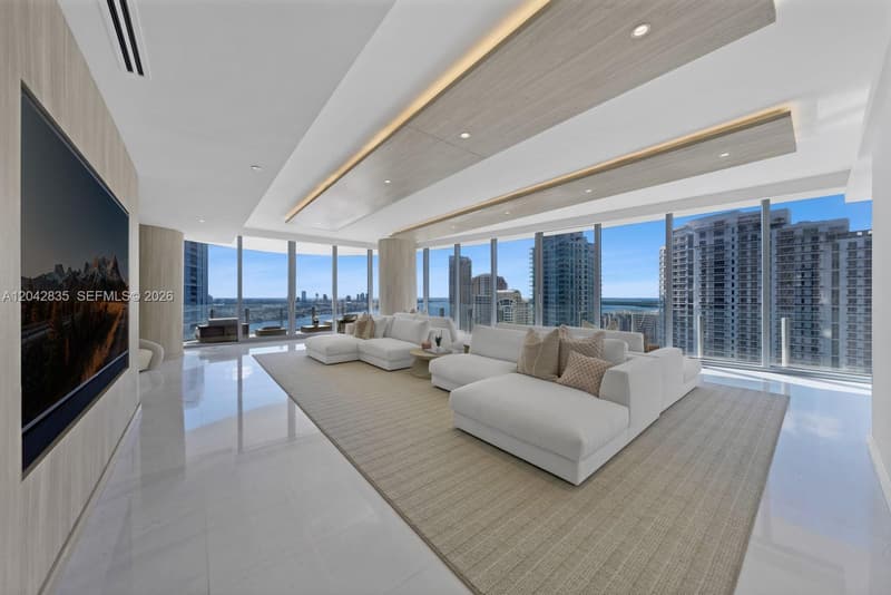 300 Biscayne Boulevard Way #2701, Miami, 33131