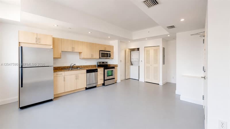 111 Flagler St #810, Miami, 33131