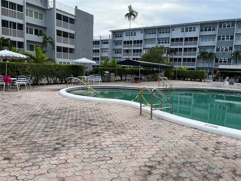410 2nd St #408, Hallandale Beach, 33009