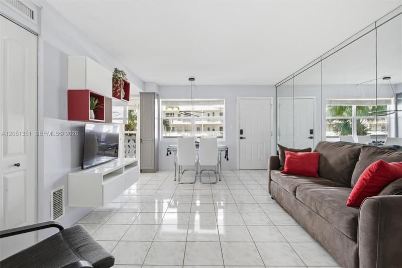 3133 Ocean Dr #218, Hallandale Beach, 33009