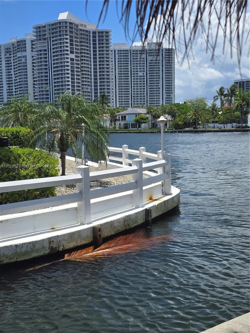 3177 Ocean Dr #217, Hallandale Beach, 33009