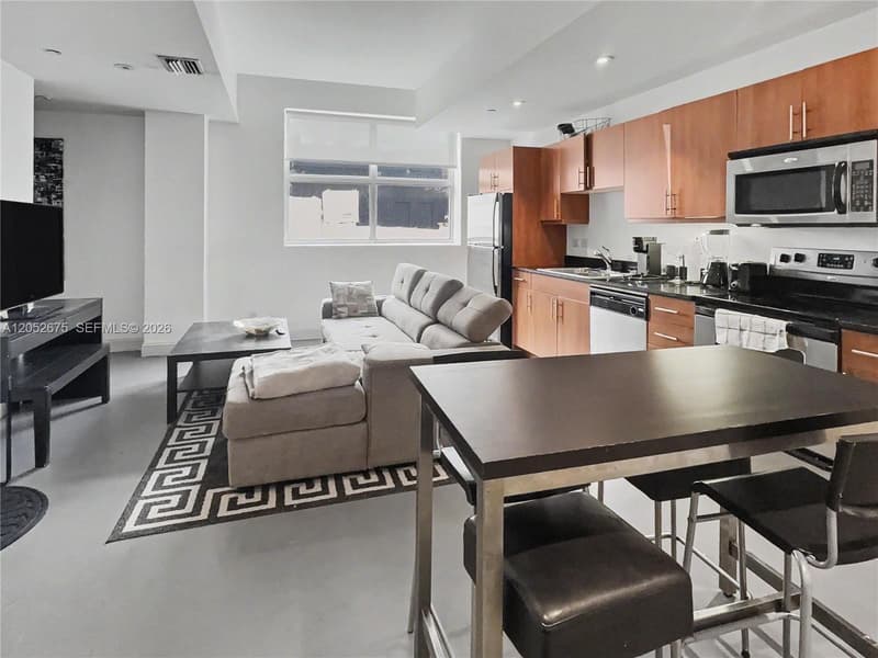 111 Flagler St #410, Miami, 33131