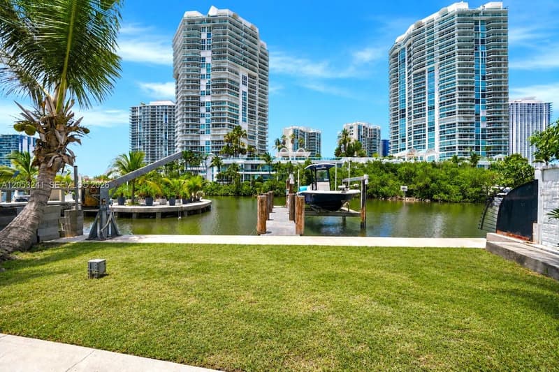 235 Atlantic Ave, Sunny Isles Beach, 33160