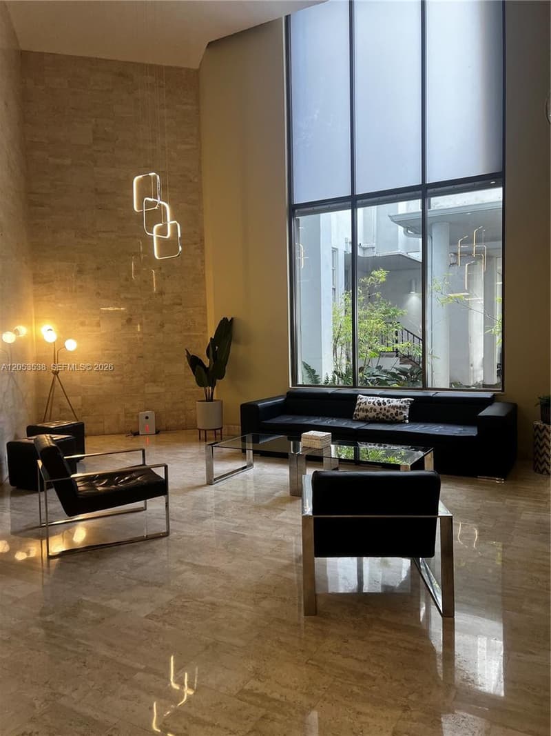 2750 183rd St #807, Aventura, 33160