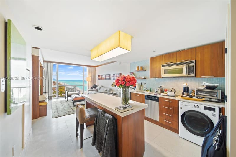 6801 Collins Ave #1015, Miami Beach, 33141