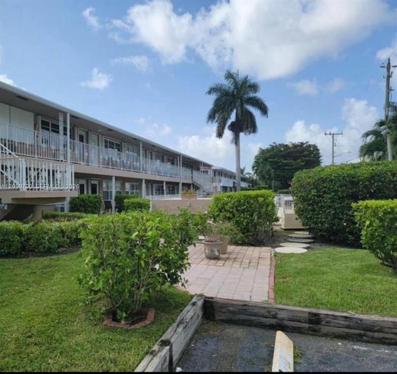 500 Layne Blvd #14, Hallandale Beach, 33009