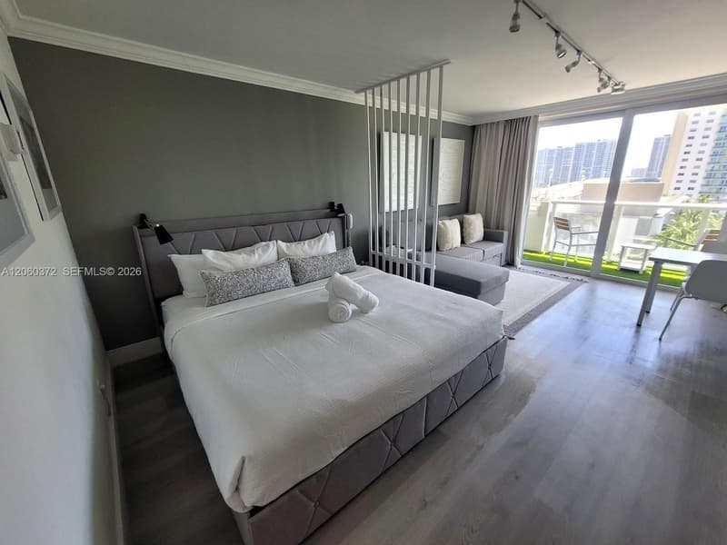 19201 Collins Ave #632, Sunny Isles Beach, 33160