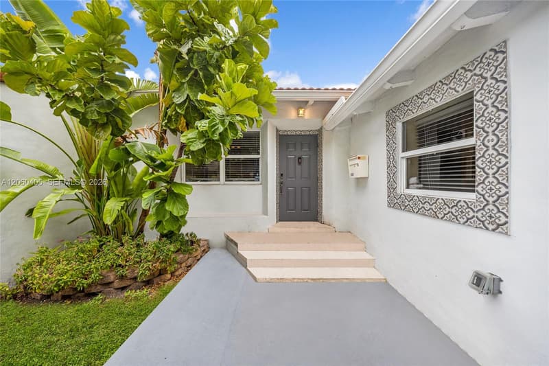 1324 Normandy Dr, Miami Beach, 33141