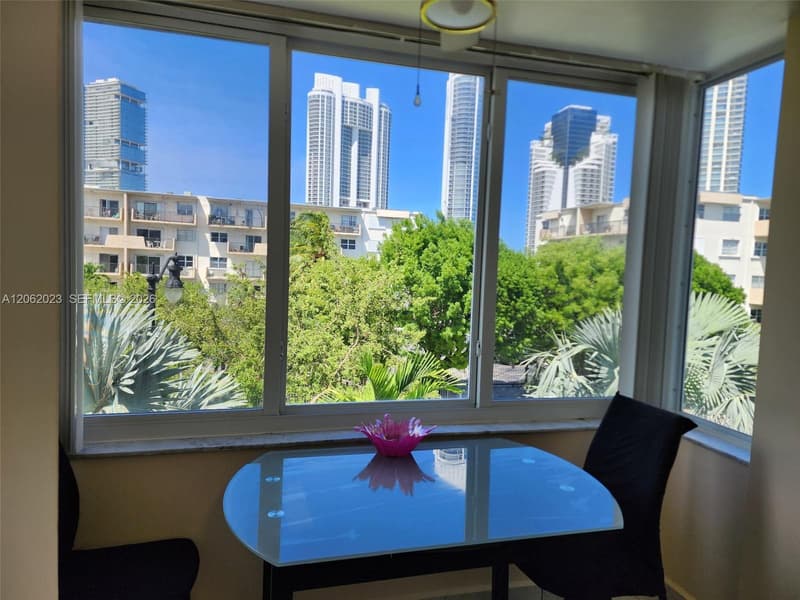 250 180th Dr #301, Sunny Isles Beach, 33160