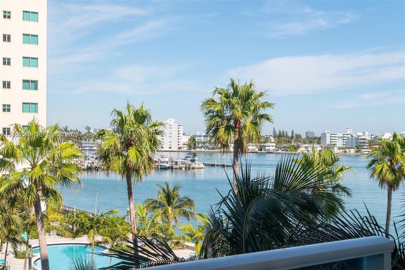 7501 Treasure Dr #7H, North Bay Village, 33141