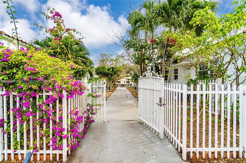8335 Crespi Blvd #4, Miami Beach, 33141