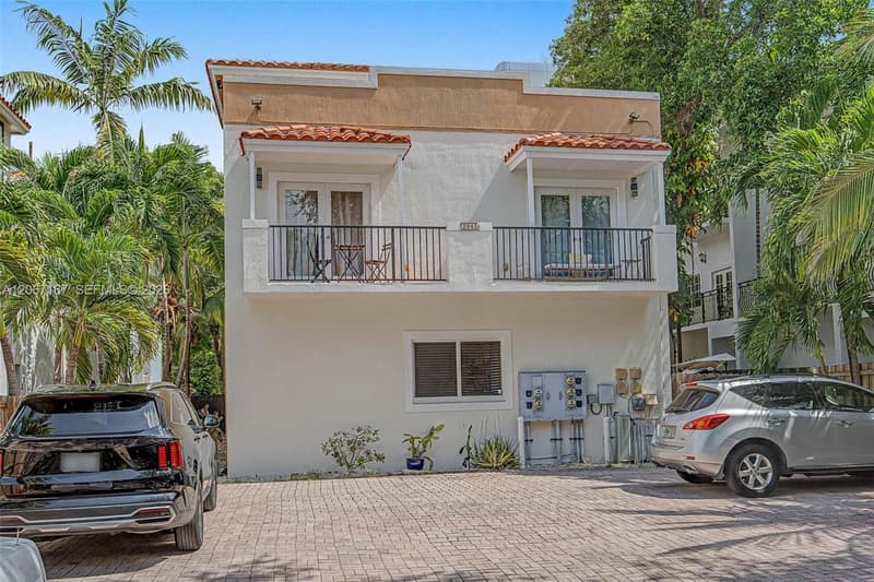 2945 Coconut Ave #3, Miami, 33133