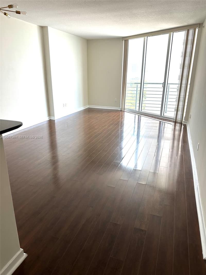 335 Biscayne Blvd #1802, Miami, 33131