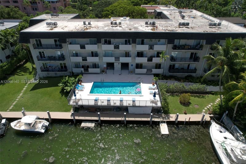 6815 Edgewater Dr #301, Coral Gables, 33133