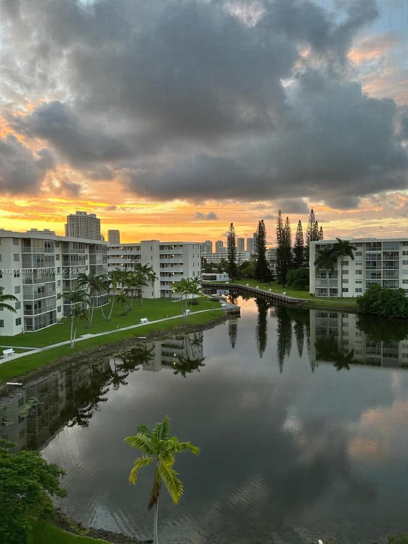 2851 Leonard Dr #J503, Aventura, 33160