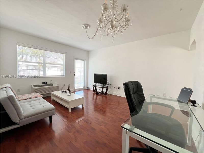 450 77th St #6, Miami Beach, 33141