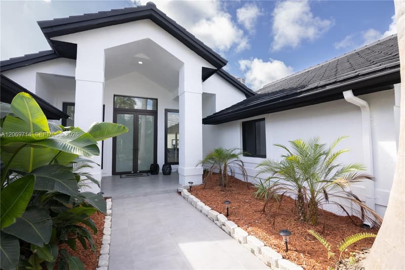 201 Holiday Dr, Hallandale Beach, 33009