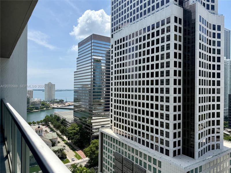 55 6th St #2404, Miami, 33131