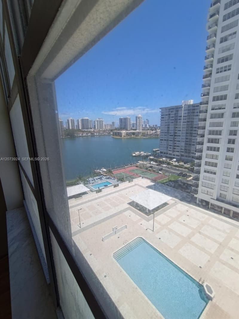 2780 183rd St #1402, Aventura, 33160