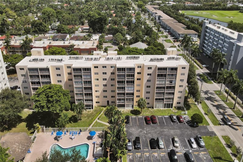 1001 14th Ave #402, Hallandale Beach, 33009