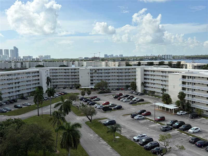 18011 Biscayne Blvd #905, Aventura, 33160