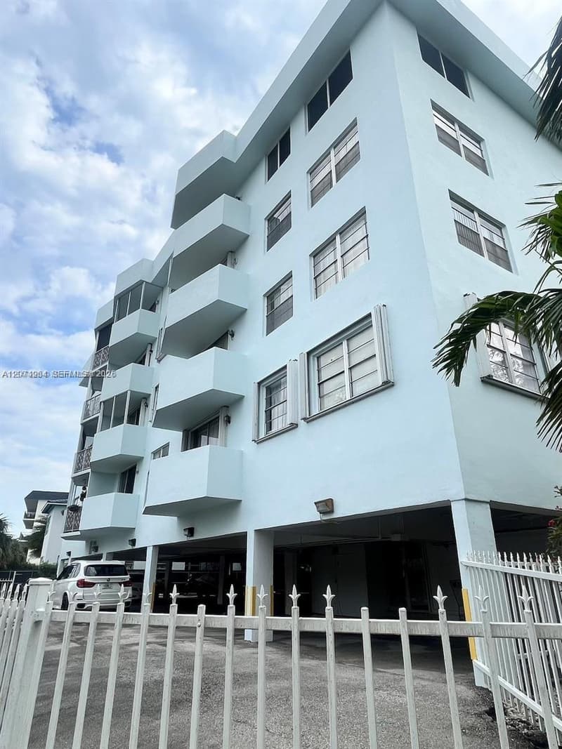 1990 Marseille Dr #206, Miami Beach, 33141