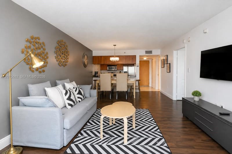 1200 Brickell Bay Dr #3207, Miami, 33131