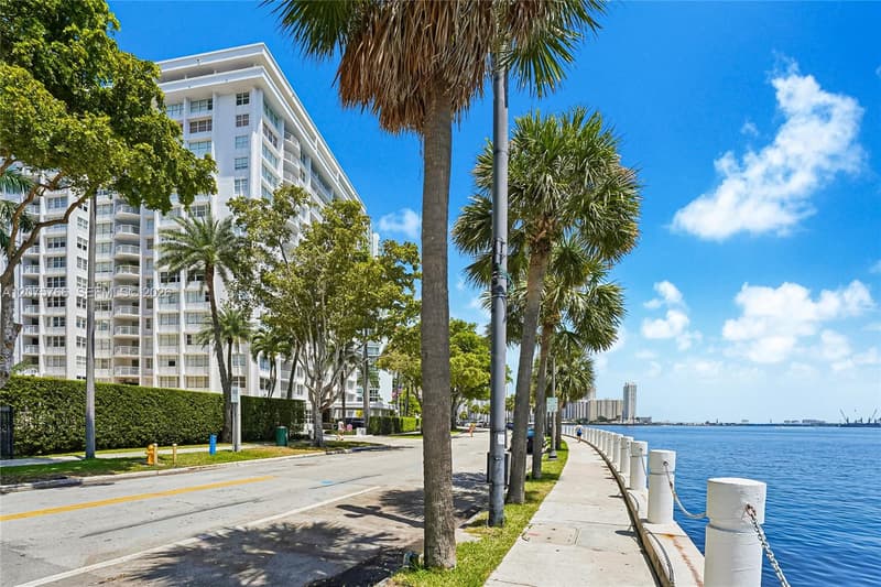 1420 Brickell Bay Dr #206D, Miami, 33131