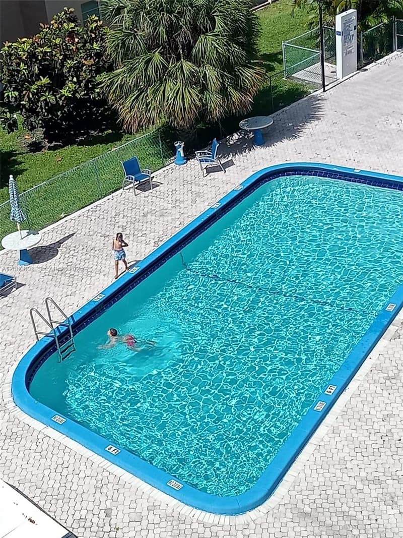319 14th Ave #604, Hallandale Beach, 33009