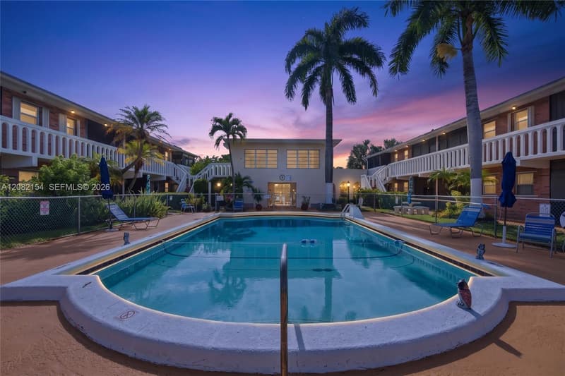 160 8th Ave #1A, Hallandale Beach, 33009