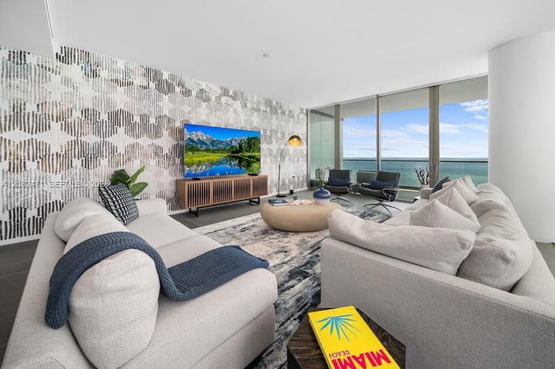 2000 Ocean Dr #31B, Hallandale Beach, 33009