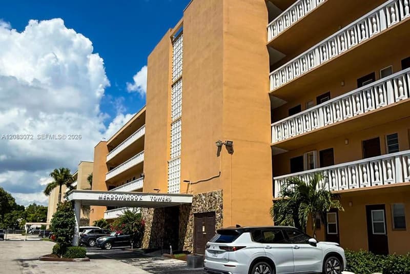 301 14th Ave #504, Hallandale Beach, 33009