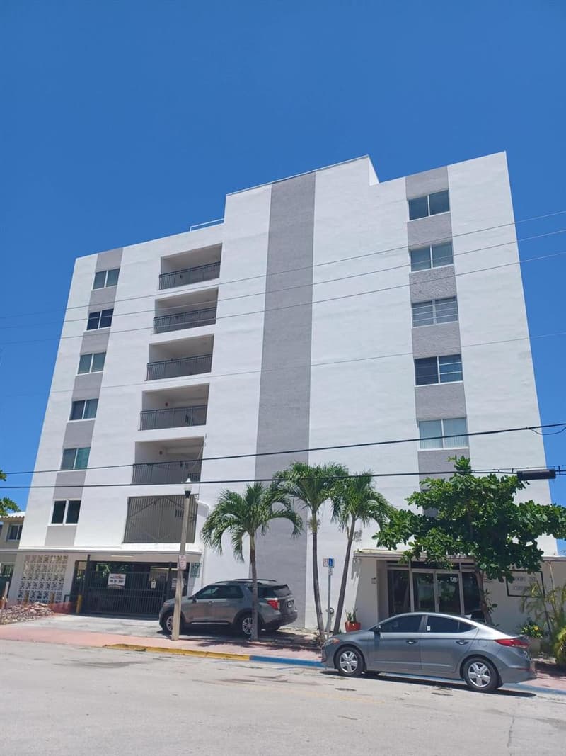 8001 CRESPI Boulevard #2C, Miami Beach, 33141