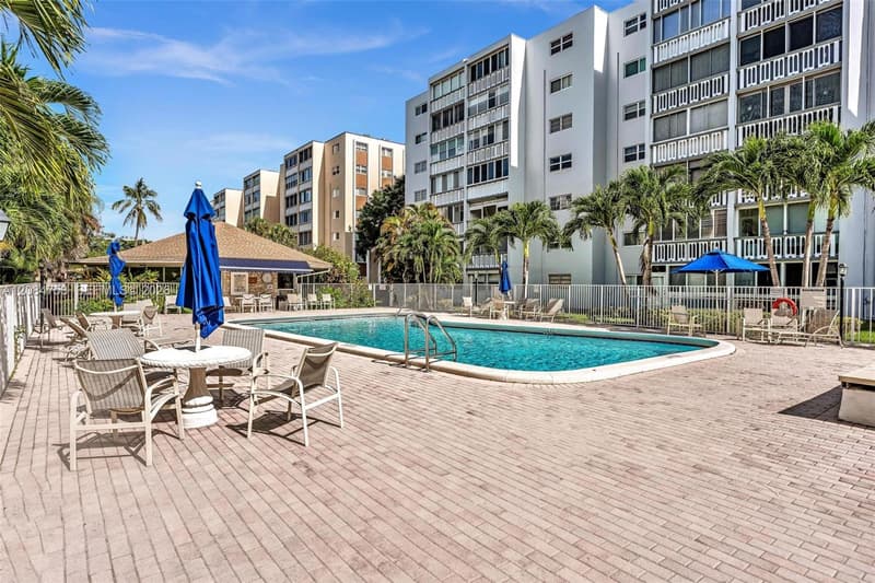 610 12th Ave #206, Hallandale Beach, 33009