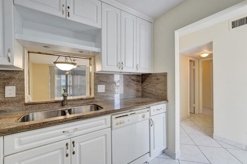 610 12TH Avenue #306, Hallandale Beach, 33009