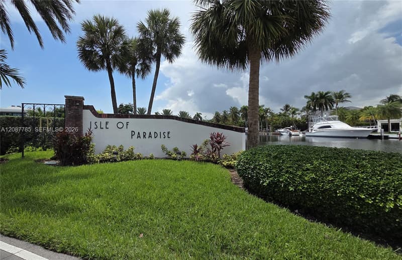 450 Paradise Isle Blvd #109, Hallandale Beach, 33009