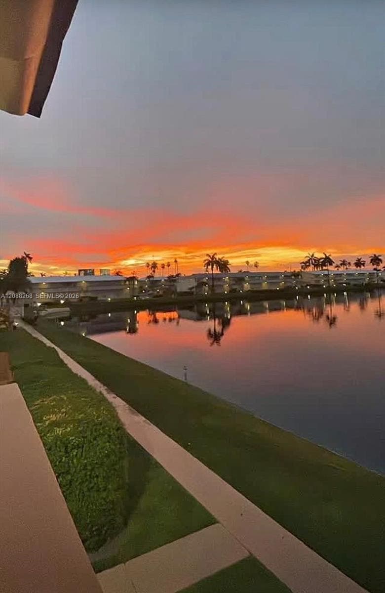 1030 11 St #M20, Hallandale Beach, 33009