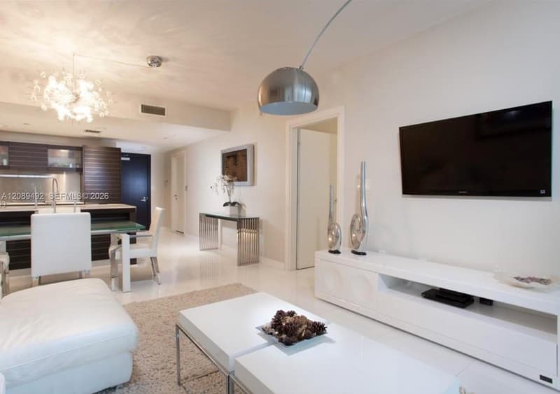 200 Biscayne Boulevard Way #3209, Miami, 33131