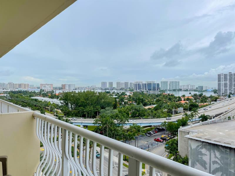 19201 Collins Avenue #1034, Sunny Isles Beach, 33160