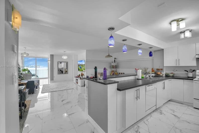 6450 COLLINS Avenue #704, Miami Beach, 33141