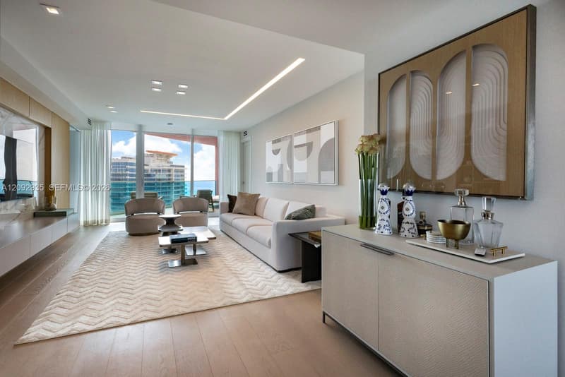 300 Pointe Dr #4206, Miami Beach, 33139