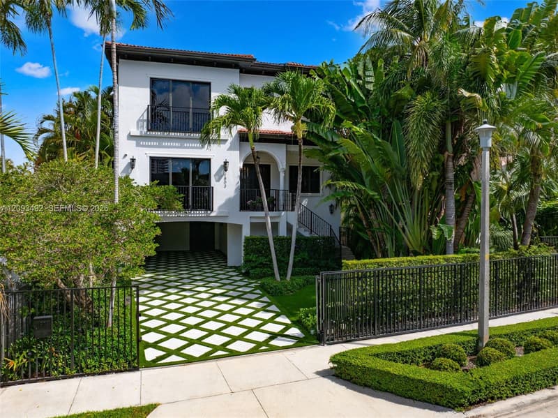 1803 Bayshore Ln, Miami, 33133