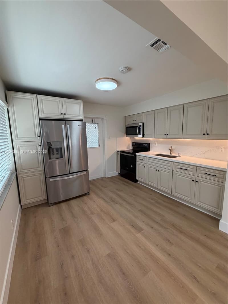 708 7th Ave, Hallandale Beach, 33009