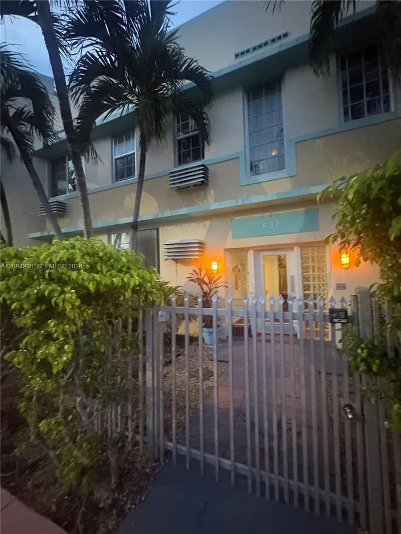 637 12th St #6, Miami Beach, 33139
