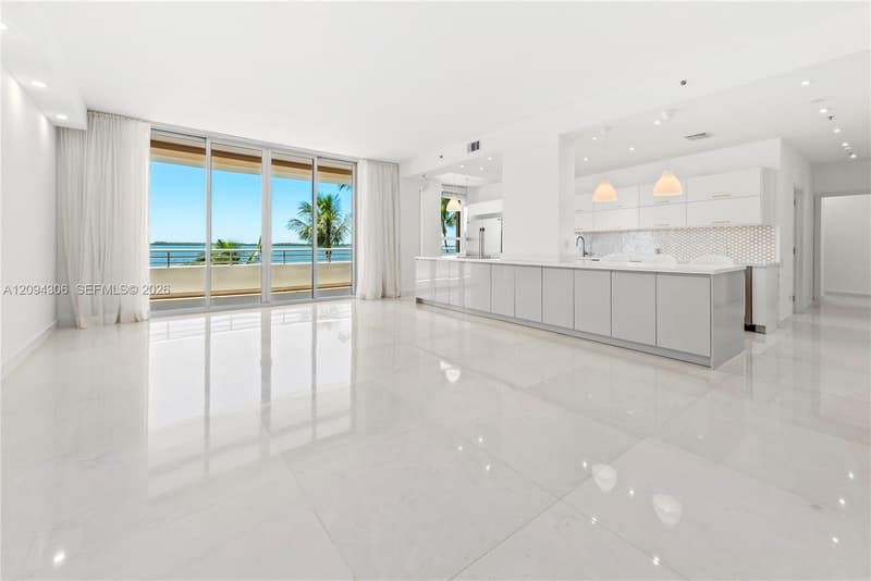 808 Brickell Key Dr #304, Miami, 33131