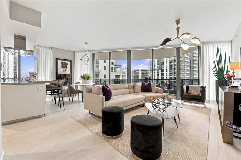 1000 Brickell Plz #3401, Miami, 33131