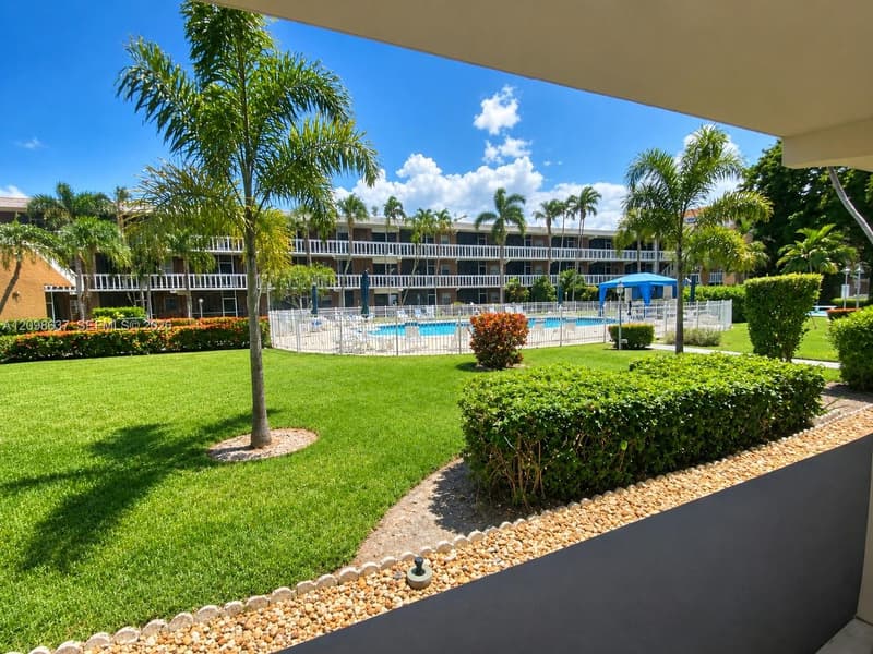 201 14th Ave #5A, Hallandale Beach, 33009